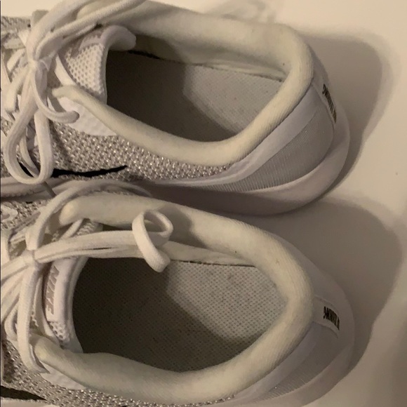 Nike shoes - Picture 4 of 7